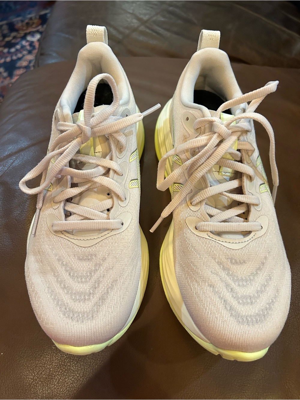 Asics Women 8 gel cumulus FF blast running shoes